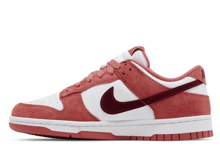 Nike Dunk Low Valentine